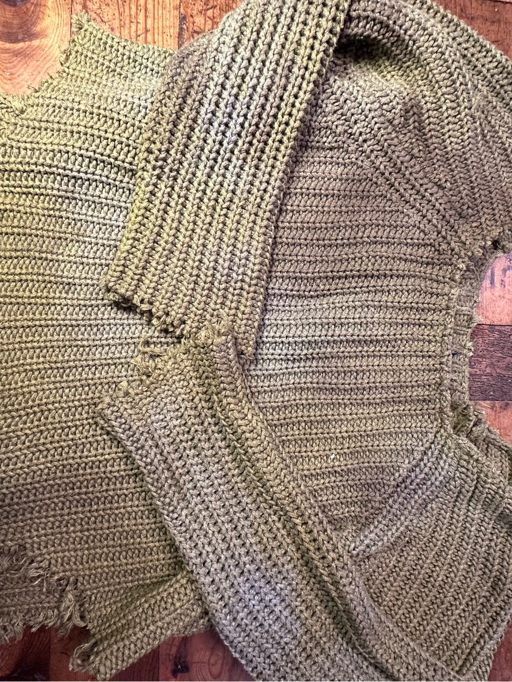 heavily distressed burnished sweater - Picture 7 of 12